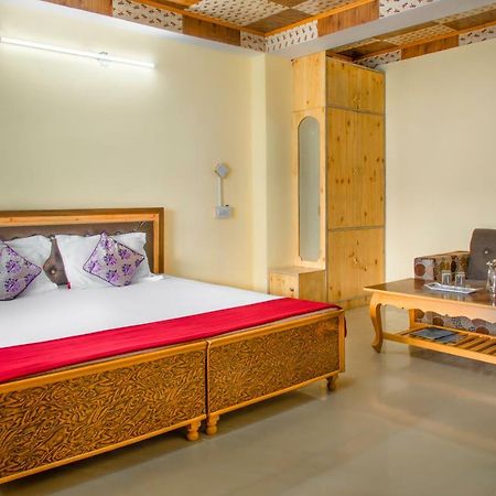 The Monk Hotel By Livingstone Kalpa Kültér fotó