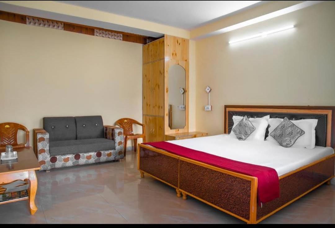 The Monk Hotel By Livingstone Kalpa Kültér fotó