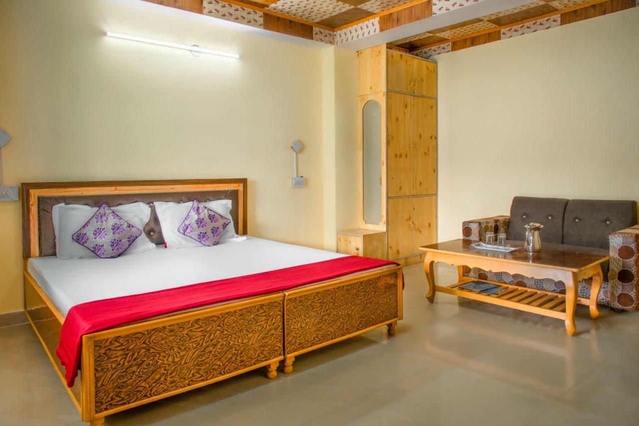 The Monk Hotel By Livingstone Kalpa Kültér fotó